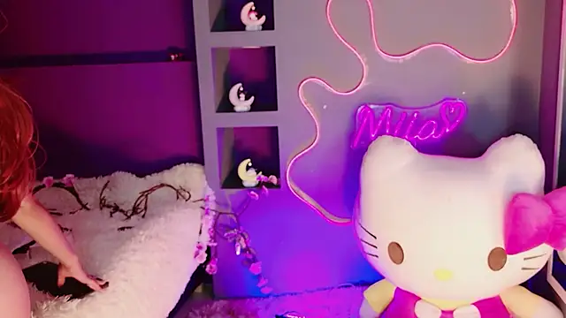 miia  baker online show from April 2026 01:31:01 PM