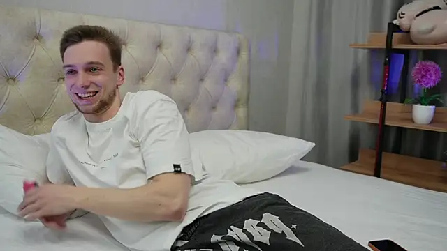 Snapshot of _Eva_Lee chatting on February 2025 06:26:01 PM Eva Lee online show from February 2025 06:26:01 PM