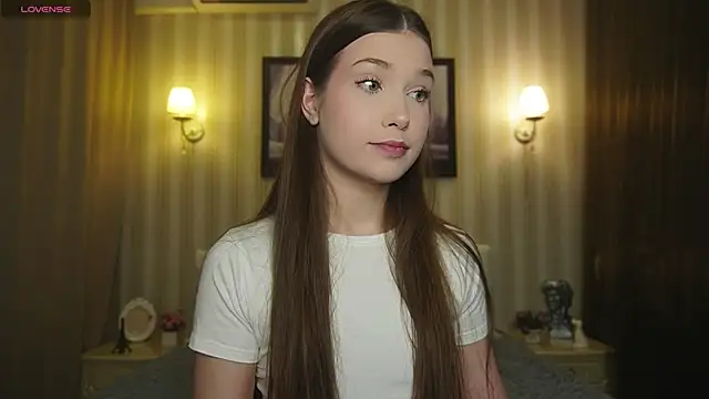 Snapshot of _Eva_Lee chatting on October 2025 08:17:01 PM Eva Lee online show from October 2025 08:17:01 PM