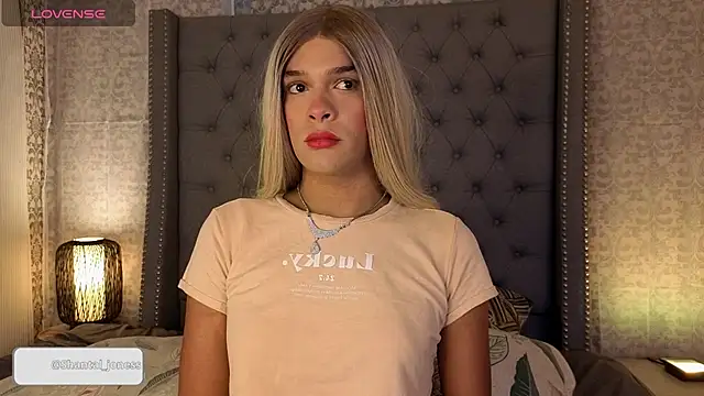 Snapshot of Shantal_Joness chatting on September 2025 09:08:02 PM Shantal Joness online show from September 2025 09:08:02 PM