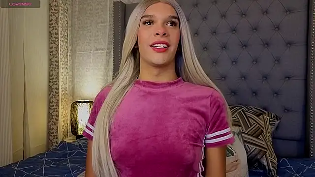 Snapshot of Shantal_Joness chatting on November 2025 10:43:02 PM Shantal Joness online show from November 2025 10:43:02 PM