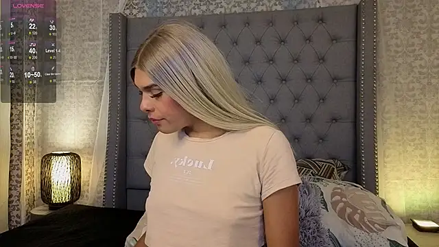 Snapshot of Shantal_Joness chatting on November 2025 09:05:02 PM Shantal Joness online show from November 2025 09:05:02 PM