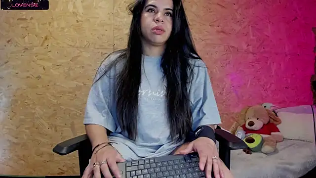 Biancastrongg online show from March 2025 02:27:01 AM