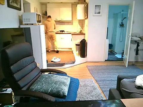 mihaimichael online show from September 2025 04:34:02 PM