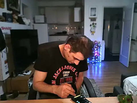 mihaimichael online show from November 2025 02:58:01 AM