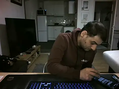 mihaimichael online show from April 2026 02:01:01 AM