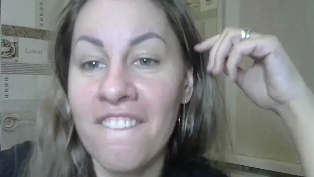 Snapshot of TherestlessKitty chatting on December 2024 09:02:02 AM TherestlessKitty online show from December 2024 09:02:02 AM