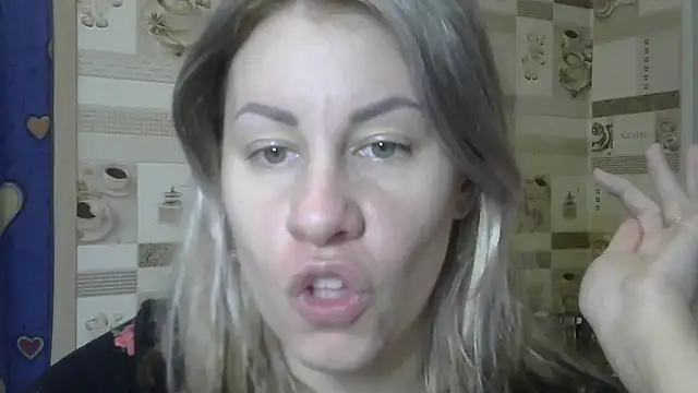 Snapshot of TherestlessKitty chatting on December 2024 06:00:02 AM TherestlessKitty online show from December 2024 06:00:02 AM