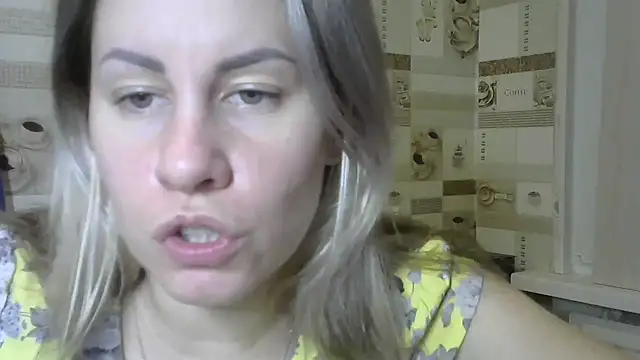 Snapshot of TherestlessKitty chatting on December 2024 06:00:02 AM TherestlessKitty online show from December 2024 06:00:02 AM