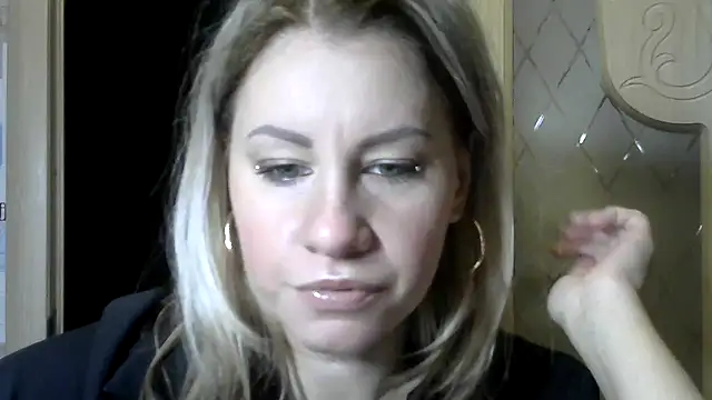 Snapshot of TherestlessKitty chatting on December 2024 06:57:02 AM TherestlessKitty online show from December 2024 06:57:02 AM