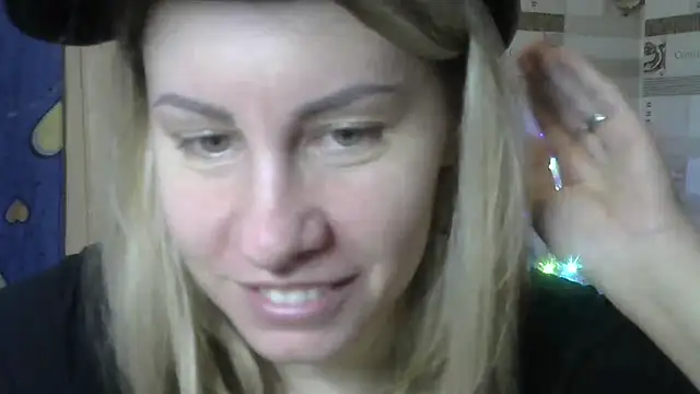 Snapshot of TherestlessKitty chatting on December 2024 09:48:02 AM TherestlessKitty online show from December 2024 09:48:02 AM