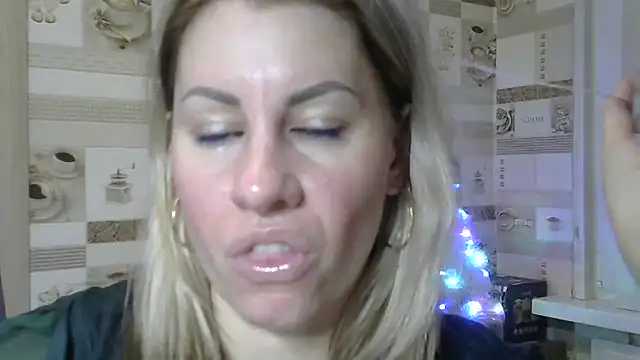 Snapshot of TherestlessKitty chatting on January 2025 09:15:01 AM TherestlessKitty online show from January 2025 09:15:01 AM