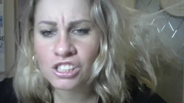 Snapshot of TherestlessKitty chatting on January 2025 09:08:02 PM TherestlessKitty online show from January 2025 09:08:02 PM