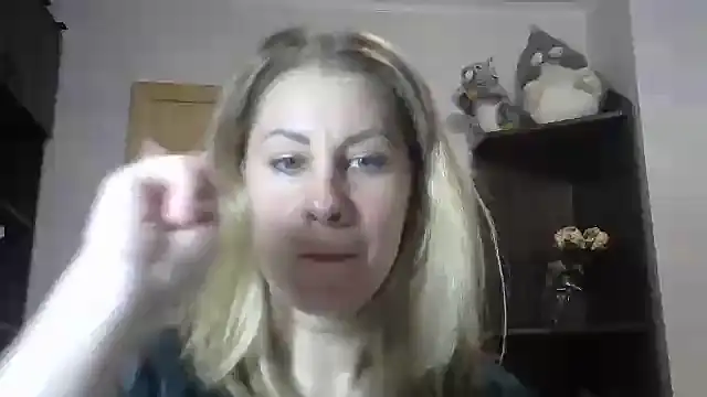 Snapshot of TherestlessKitty chatting on February 2025 05:07:02 AM TherestlessKitty online show from February 2025 05:07:02 AM