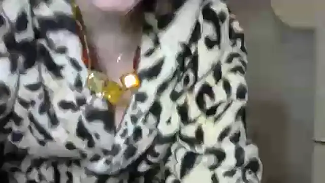 Snapshot of TherestlessKitty chatting on February 2025 08:54:02 AM TherestlessKitty online show from February 2025 08:54:02 AM