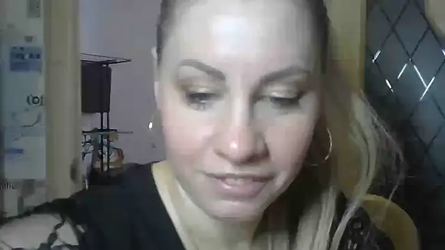 Snapshot of TherestlessKitty chatting on March 2025 09:12:01 AM TherestlessKitty online show from March 2025 09:12:01 AM