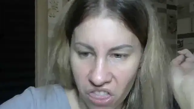 Snapshot of TherestlessKitty chatting on October 2025 10:27:02 PM TherestlessKitty online show from October 2025 10:27:02 PM