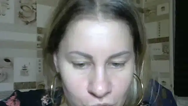 Snapshot of TherestlessKitty chatting on October 2025 10:21:02 PM TherestlessKitty online show from October 2025 10:21:02 PM