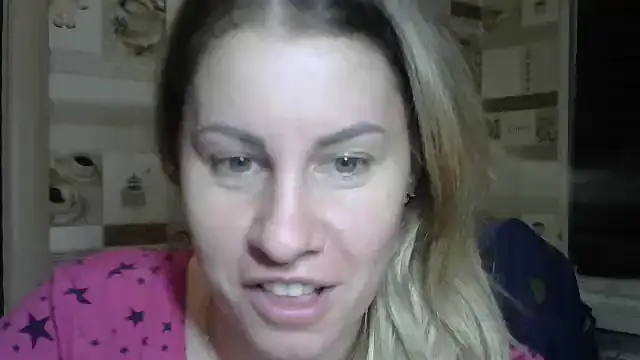 Snapshot of TherestlessKitty chatting on October 2025 10:32:02 PM TherestlessKitty online show from October 2025 10:32:02 PM