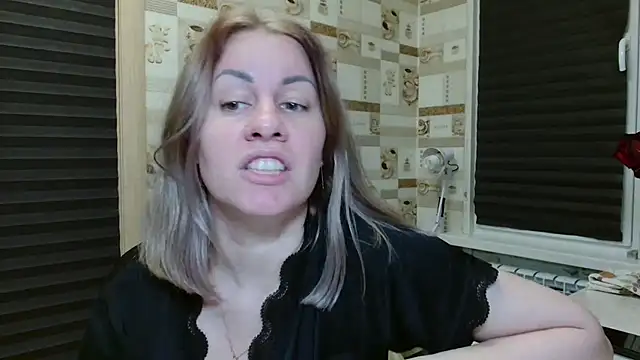 Snapshot of TherestlessKitty chatting on June 2026 10:16:02 PM TherestlessKitty online show from June 2026 10:16:02 PM