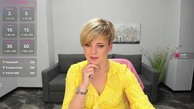 Julia Wilsone online show from January 2025 03:59:02 PM