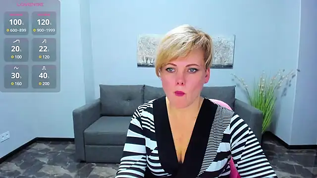 Julia Wilsone online show from January 2025 12:43:02 PM