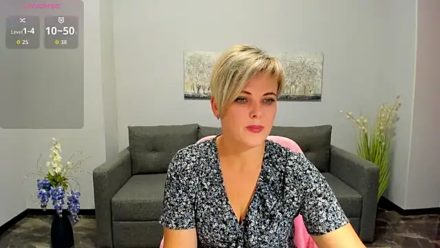 Julia Wilsone online show from September 2025 11:58:01 AM