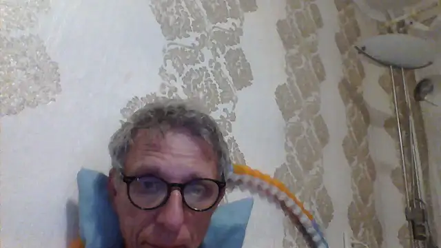 BobbyXRoyal online show from August 2026 07:16:01 PM