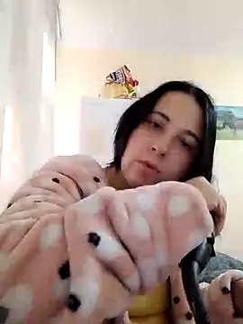 Gussie Bridie online show from October 2025 04:32:01 AM