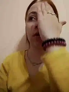 Gussie Bridie online show from November 2025 04:44:02 AM