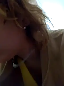 Gussie Bridie online show from November 2025 04:22:01 AM