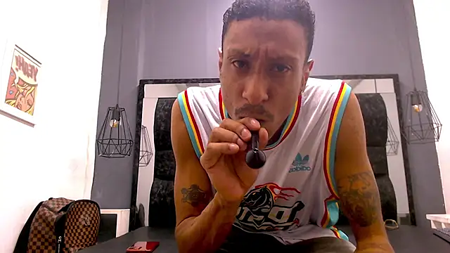 Jose Smoke online show from November 2025 03:08:02 AM