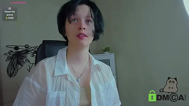 Snapshot of Alina_Mills chatting on December 2024 03:15:02 PM Alina Mills online show from December 2024 03:15:02 PM