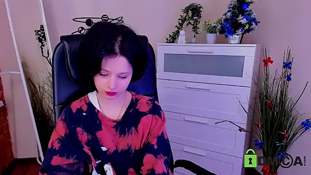 Snapshot of Alina_Mills chatting on December 2024 10:32:01 AM Alina Mills online show from December 2024 10:32:01 AM