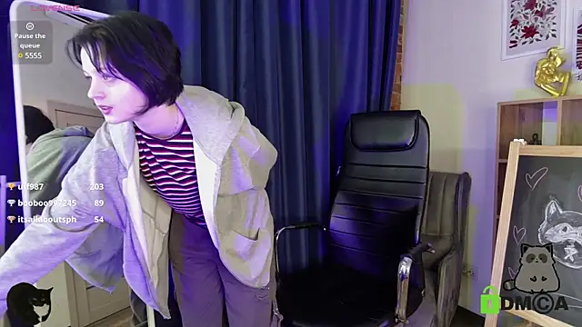 Snapshot of Alina_Mills chatting on January 2025 05:50:01 PM Alina Mills online show from January 2025 05:50:01 PM