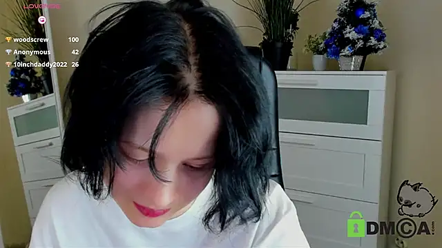 Snapshot of Alina_Mills chatting on January 2025 06:23:01 PM Alina Mills online show from January 2025 06:23:01 PM