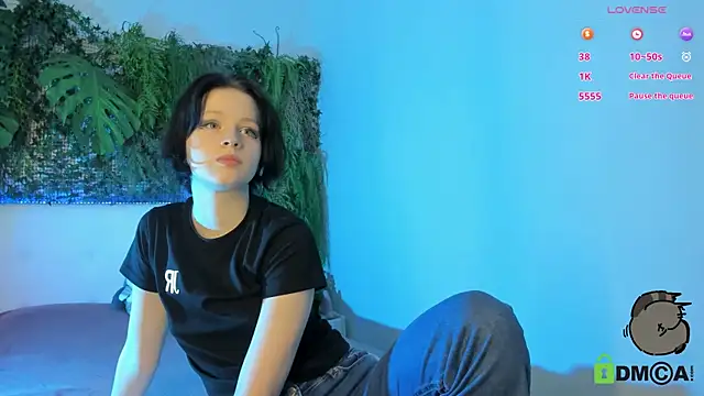 Snapshot of Alina_Mills chatting on January 2025 03:13:02 PM Alina Mills online show from January 2025 03:13:02 PM