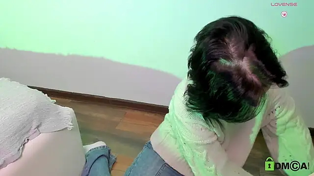 Snapshot of Alina_Mills chatting on February 2025 11:21:01 AM Alina Mills online show from February 2025 11:21:01 AM