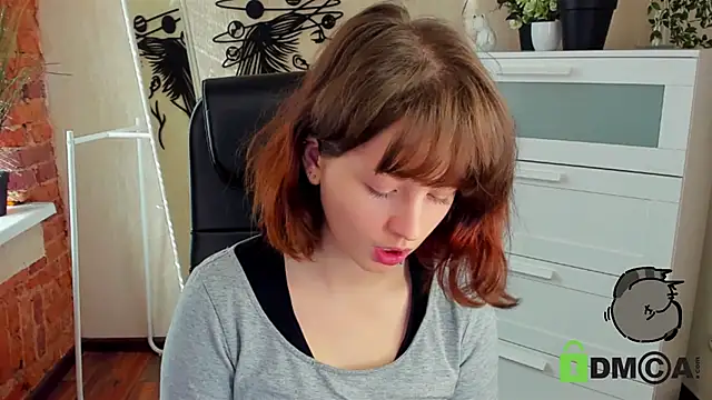 Snapshot of Alina_Mills chatting on October 2025 09:28:02 AM Alina Mills online show from October 2025 09:28:02 AM