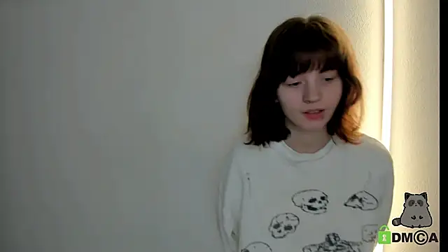 Snapshot of Alina_Mills chatting on October 2025 09:32:01 AM Alina Mills online show from October 2025 09:32:01 AM