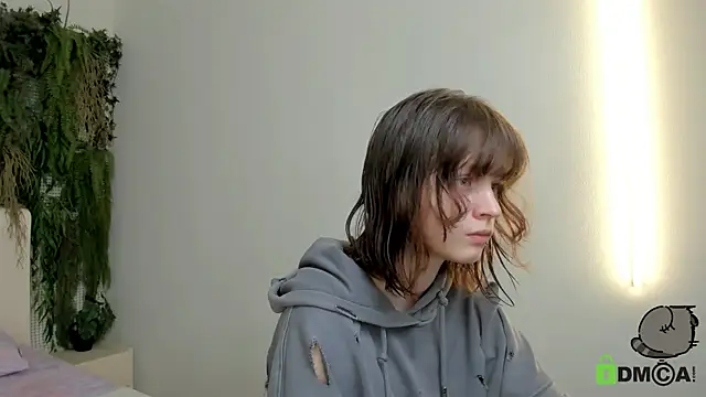 Snapshot of Alina_Mills chatting on October 2025 09:43:02 AM Alina Mills online show from October 2025 09:43:02 AM