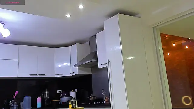 Makonneen online show from December 2024 06:19:01 AM