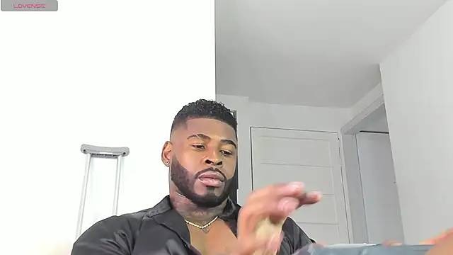 Snapshot of Makonneen chatting on June 2026 10:25:01 PM Makonneen online show from June 2026 10:25:01 PM