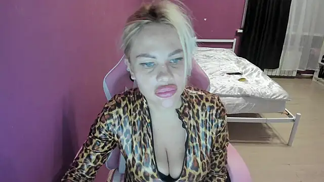 Lika8234 online show from September 2025 09:59:02 PM