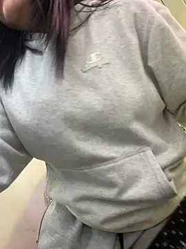  luna torres online show from February 2026 04:29:02 AM