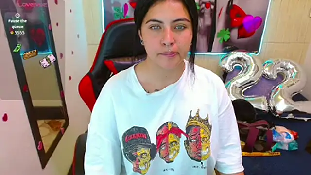  luna torres online show from March 2026 02:22:02 PM