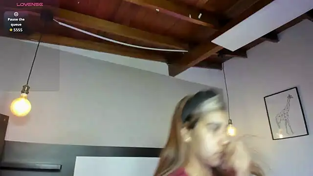 SaraaJhonsonn online show from February 2026 02:06:01 PM