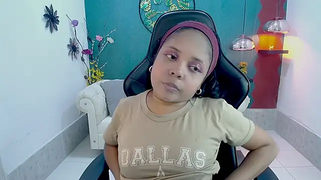 Melikasweetz online show from February 2026 05:44:02 PM