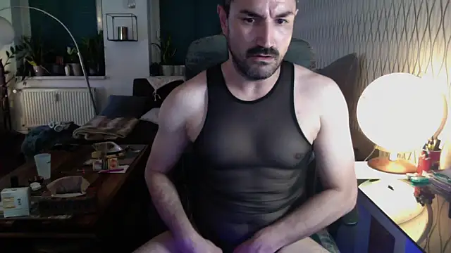 Snapshot of tomz0819 chatting on May 2026 08:18:01 PM tomz0819 online show from May 2026 08:18:01 PM