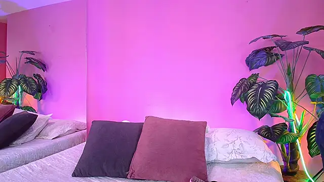 Nicolette ks  online show from December 2024 01:44:01 PM